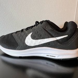 Nike women’s running shoes size 6.5